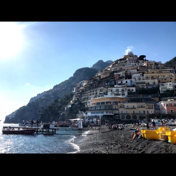 Meet your Posher, Wendi - Picture 1 of 9